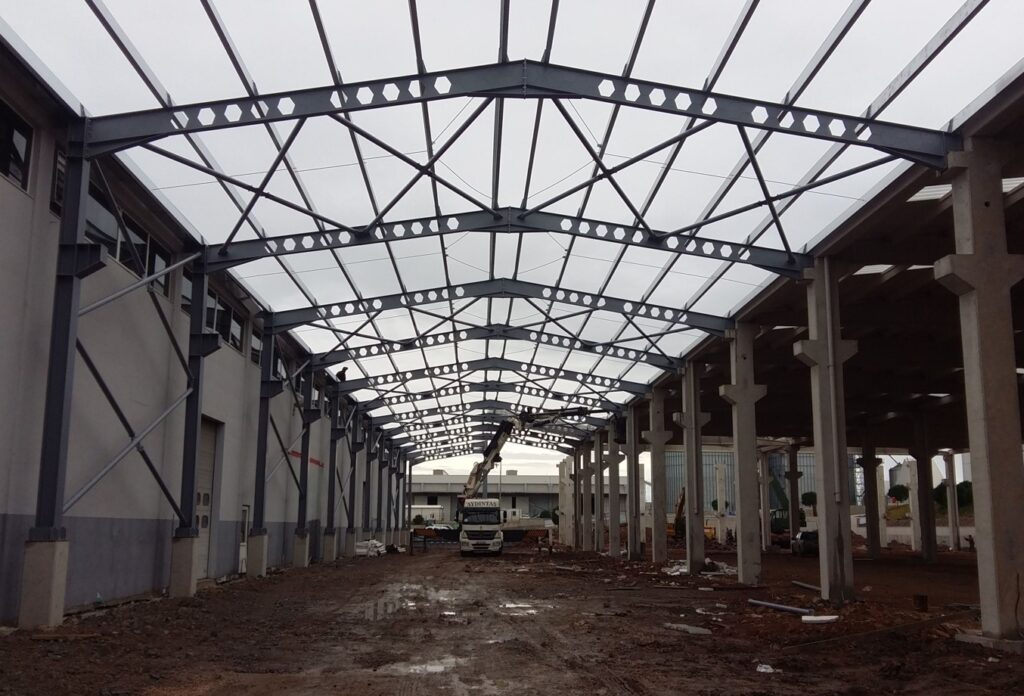 Bandırma OSB'de Same Deutz Fahr'a yaptığımız çelik yapı ara depo fabrika.