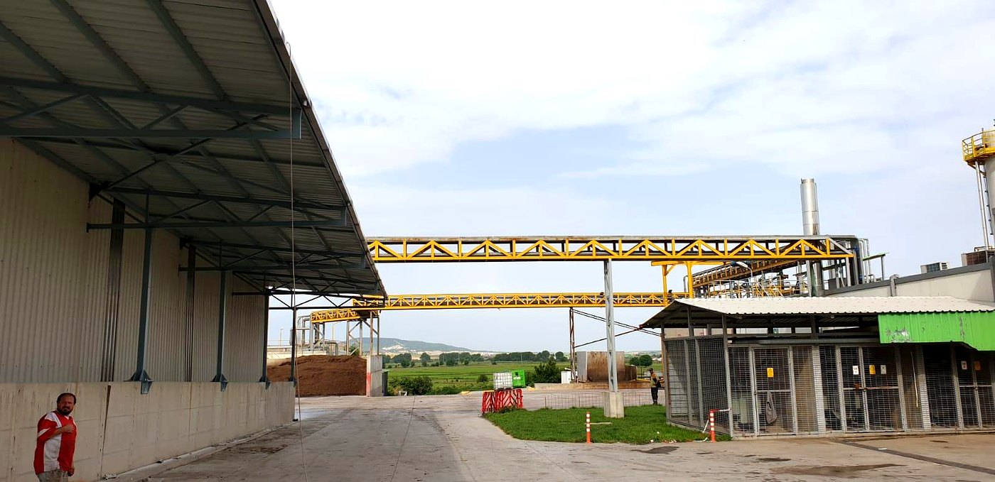 Bina cephesine ankrajlı konsol tipi çelik sundurma